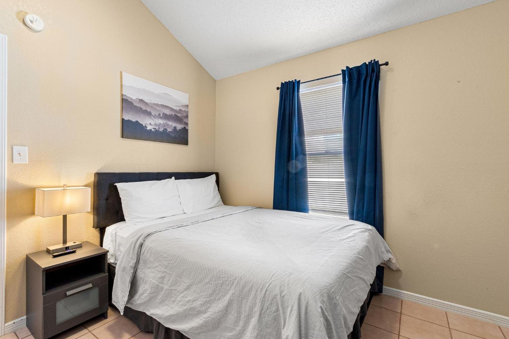 Peaceful West: 4br Dusk Haven Holiday home